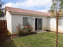 Single Family Home in Bakersfield, CA (Photo 6 of 6)