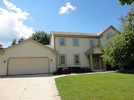 Single Family Home in Grafton, WI