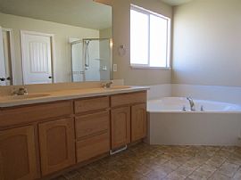 Single Family Home in Salt Lake City, UT (Photo 4 of 5)