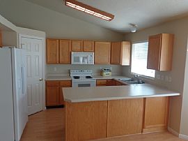 Single Family Home in Layton, UT (Photo 3 of 6)