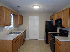 Single Family Home in Murfreesboro, TN (Photo 4 of 6)