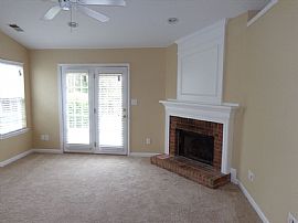 Beautiful 3 Bed, in Huntersville in Huntersville, NC (Photo 3 of 6)