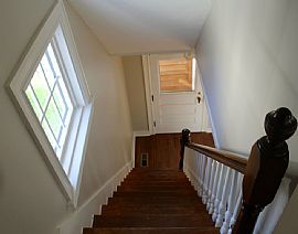 4 Br 3 Bath House Large Fenced in Backyard, Full-Basement in Portsmouth, NH (Photo 4 of 8)