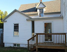 4 Br 3 Bath House Large Fenced in Backyard, Full-Basement in Portsmouth, NH (Photo 5 of 8)