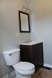 4 Br 3 Bath House Large Fenced in Backyard, Full-Basement in Portsmouth, NH (Photo 7 of 8)