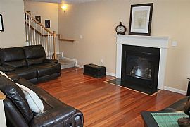 Newer Home Features 3 Bedrooms, 2.5 Baths in Nashua, NH (Photo 5 of 9)
