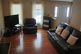 Newer Home Features 3 Bedrooms, 2.5 Baths in Nashua, NH (Photo 6 of 9)