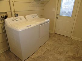 Beautifully Remodeled Home in a Nice Quiet Neighborhood!  in McHenry, IL (Photo 7 of 8)