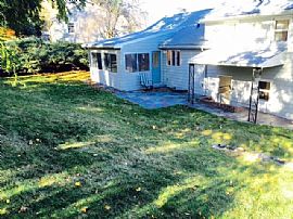 Enjoy This Spacious Multi-Level Home in The Heart of The Highly in Arlington, MA (Photo 9 of 9)