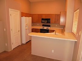 Single Family Home in Peoria, AZ (Photo 4 of 6)