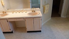 3586 Dyer Parke Ln Sw in Marietta, GA (Photo 10 of 12)