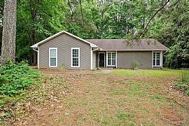 2034 S Cove Trl in Marietta, GA