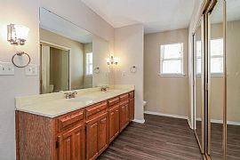 Wonder Full Home in Weatherford, TX (Photo 5 of 10)