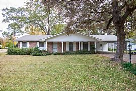 A Quiet Location Convenient Northeast Jackson Neighborhood in Jackson, MS