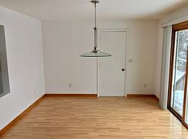 5921 Shelburne Rd, Shelburne, Vt 05482 in Shelburne, VT (Photo 3 of 9)