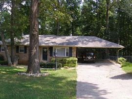 590 Harris Ct Sw in Marietta, GA