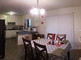 590 Harris Ct Sw in Marietta, GA (Photo 4 of 12)