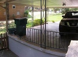 590 Harris Ct Sw in Marietta, GA (Photo 8 of 12)