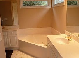 133 Paradise Lake Rd, Hoover, Al 35244 in Hoover, AL (Photo 7 of 12)