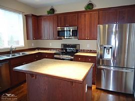 3 Bed/2.5 Bath 1680 Sq. Ft. 2 Story Home in Sav.. in Kent, WA (Photo 2 of 3)