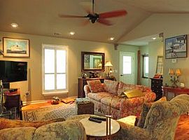 18 Verdier Bluff Rd, Beaufort, Sc 29902  (747) 444-3766 in Beaufort, SC (Photo 2 of 7)