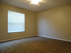 Single Family Home For Rent in Land O Lakes, FL (Photo 6 of 9)