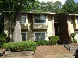 2211 Surrey Ct Se in Marietta, GA (Photo 11 of 12)