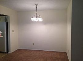 1620 Alexandria Ct Se in Marietta, GA (Photo 3 of 9)