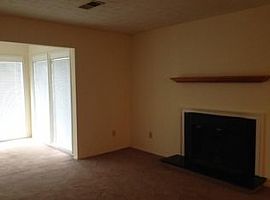 1620 Alexandria Ct Se in Marietta, GA (Photo 4 of 9)