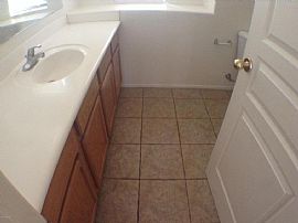 4 Bed, 2.5 Bath, 2675 Sqft, $900 in Avondale, AZ (Photo 10 of 12)