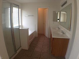 4 Bed, 2.5 Bath, 2675 Sqft, $900 in Avondale, AZ (Photo 6 of 12)