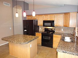Single Family Home For Rent Only in Peoria, AZ (Photo 8 of 9)