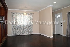 2 Beds 1 Bath Home in Lakewood, CA (Photo 2 of 2)