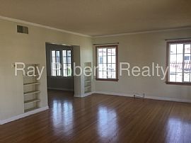 2 Beds 1 Bath Home in Long Beach, CA (Photo 2 of 2)