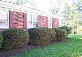 6533 Chesterfield Ave, Mc Lean, Va 22101 3 Beds 2 Baths 1,935 S in Mc Lean, VA (Photo 2 of 7)
