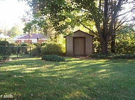 6533 Chesterfield Ave, Mc Lean, Va 22101 3 Beds 2 Baths 1,935 S in Mc Lean, VA (Photo 5 of 7)