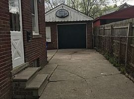 4595 Guilford St, Detroit, Mi 48224 2 Beds 1 Bath 1,044 Sqft in Grosse Pointe Park, MI (Photo 2 of 9)