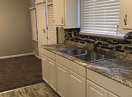 4595 Guilford St, Detroit, Mi 48224 2 Beds 1 Bath 1,044 Sqft in Grosse Pointe Park, MI (Photo 9 of 9)