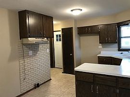 5967 S Swift Ave, Cudahy, Wi 53110 4 Beds 1.5 Baths 1,236 Sqft in Cudahy, WI (Photo 4 of 5)