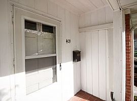  409 Farley Ave, Madison, Wi 53705 3 Beds 2 Baths 1,671 Sqft in Madison, WI (Photo 4 of 9)