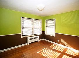  409 Farley Ave, Madison, Wi 53705 3 Beds 2 Baths 1,671 Sqft in Madison, WI (Photo 5 of 9)