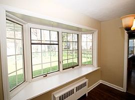  409 Farley Ave, Madison, Wi 53705 3 Beds 2 Baths 1,671 Sqft in Madison, WI (Photo 6 of 9)