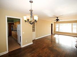  409 Farley Ave, Madison, Wi 53705 3 Beds 2 Baths 1,671 Sqft in Madison, WI (Photo 8 of 9)