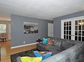  7639 N Seneca Rd, Fox Point, Wi 53217 3 Beds 2 Baths 1,934 Sqf in Fox Point, WI (Photo 3 of 6)