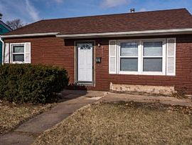  915 43rd Ave, Rock Island, Il 61201 2 Beds 1 Bath 732 Sqft in Rock Island, IL