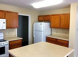  10729 Pavilion Dr, Indianapolis, in 46259 3 Beds 2 Baths 1,509 in Indianapolis, IN (Photo 3 of 5)