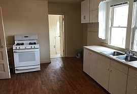  637 S Harmony Ct, Salt Lake City, Ut 84102 2 Beds 1 Bath 931 S in Salt Lake City, UT (Photo 5 of 7)