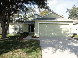 Single Family Home For Rent in Gibsonton, FL
