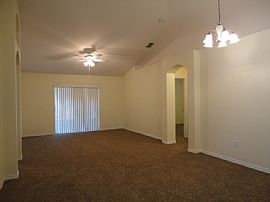 Single Family Home For Rent in Gibsonton, FL (Photo 2 of 5)