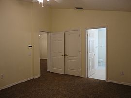 Single Family Home For Rent in Gibsonton, FL (Photo 4 of 5)